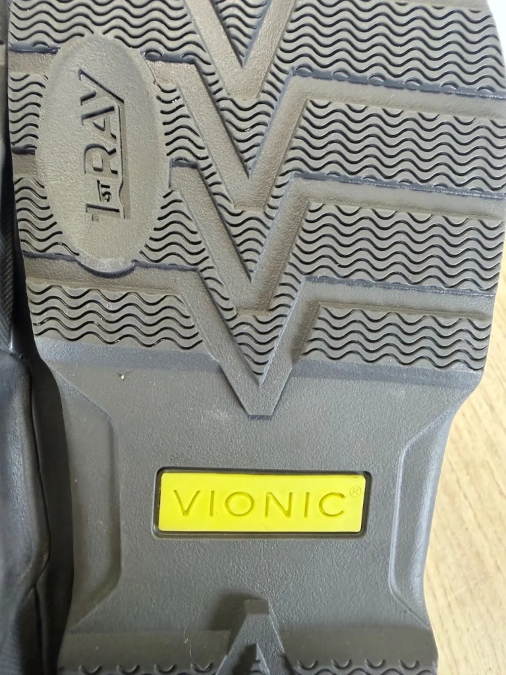 Vionic Ryder Mens 8 Gray Orthotic Arch Support Thong Flip Flop Sandals NWOT